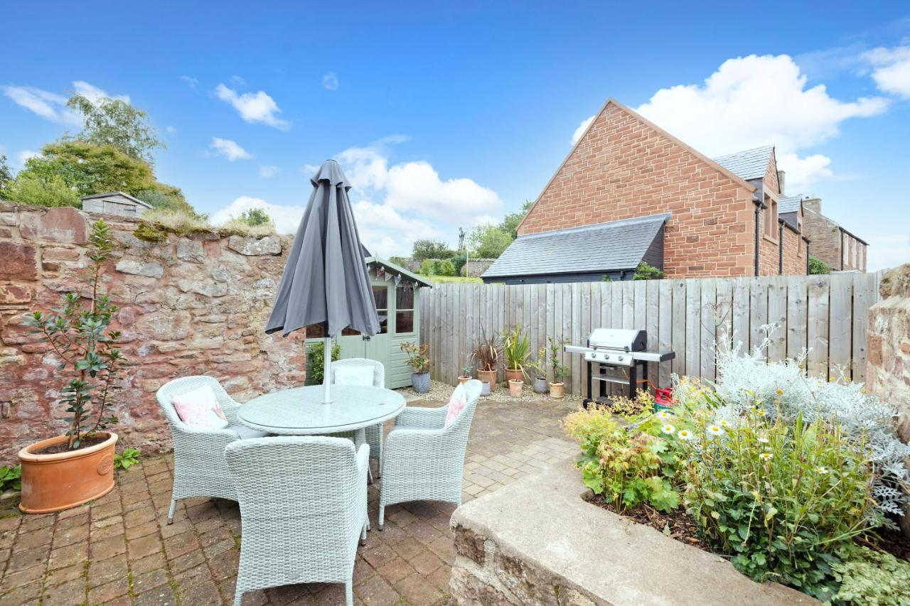 2 Bed Haywood Cottage With Garden Stenton Экстерьер фото